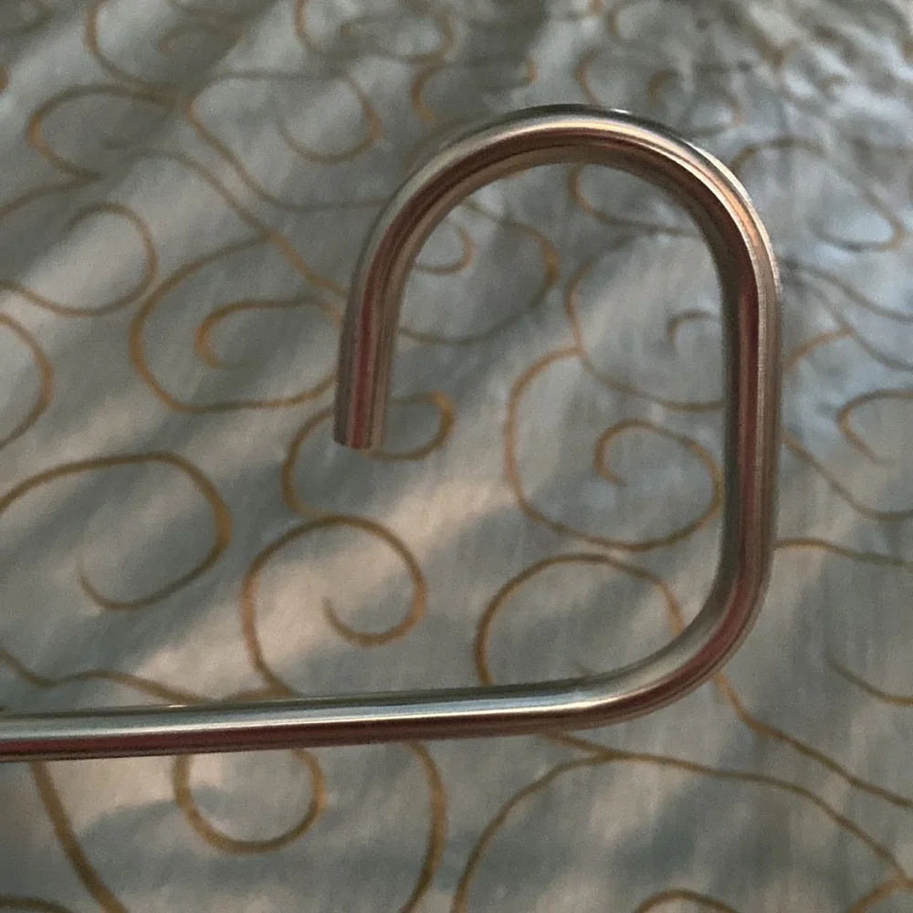 Pink multiple ring hanger